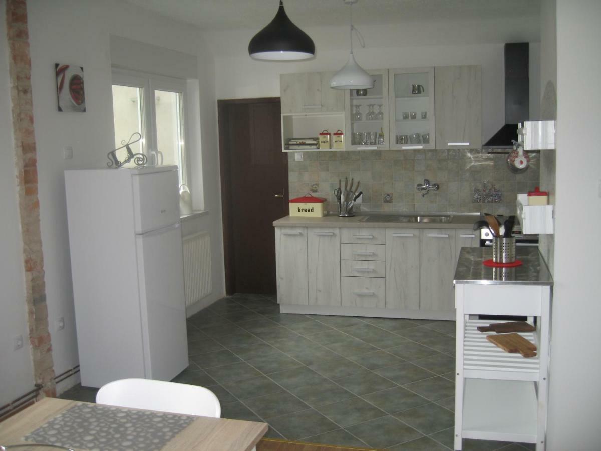 R&G Apartment Zirovnica Exteriör bild